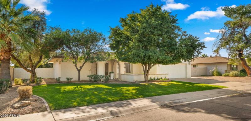 3-web-or-mls-Front yard4