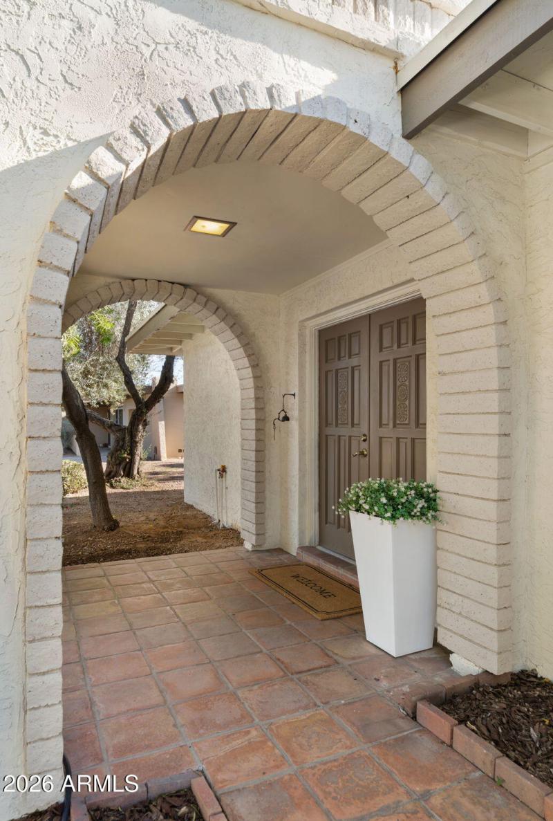 7-web-or-mls-Front yard6