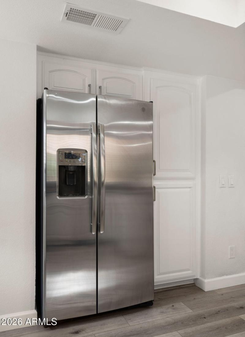 21-web-or-mls-Kitchen Dining Space1