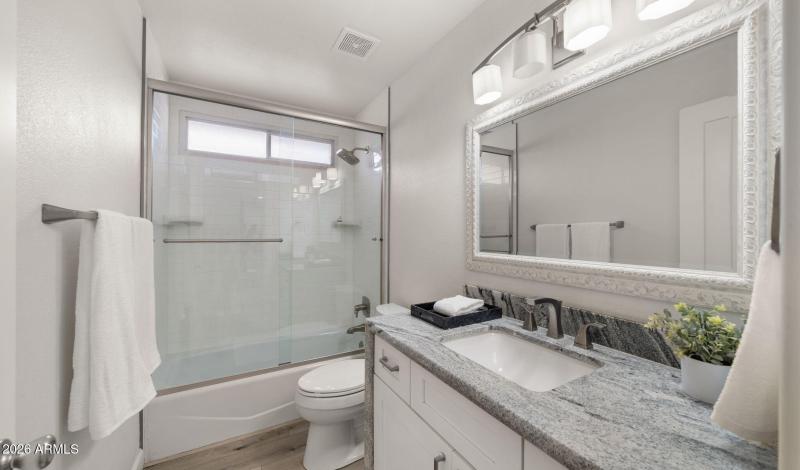 24-web-or-mls-Full Bathroom