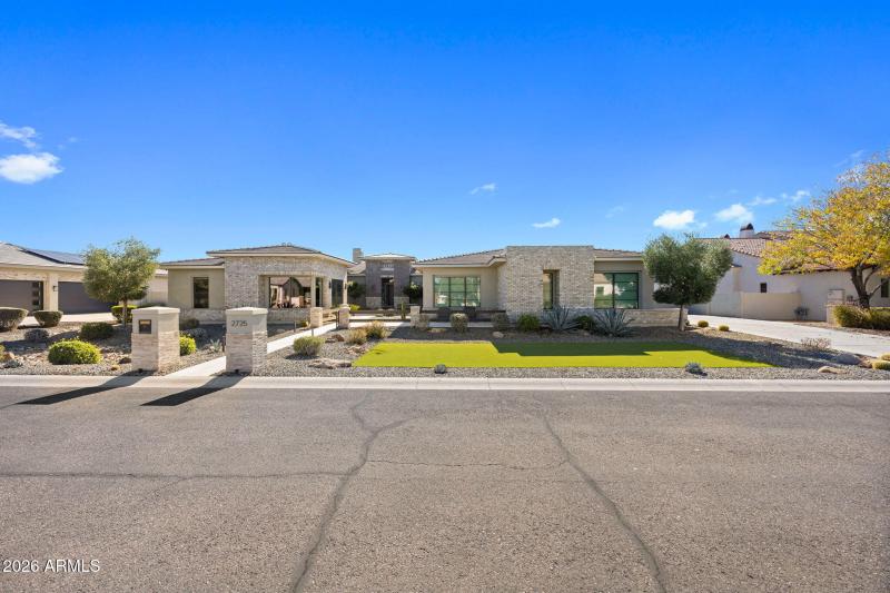 1-web-or-mls-2725 E King Bird Dr-1