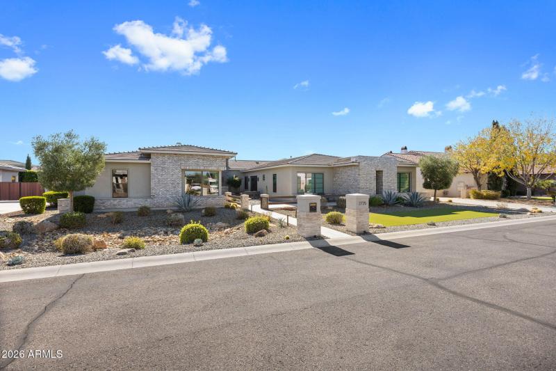 3-web-or-mls-2725 E King Bird Dr-3