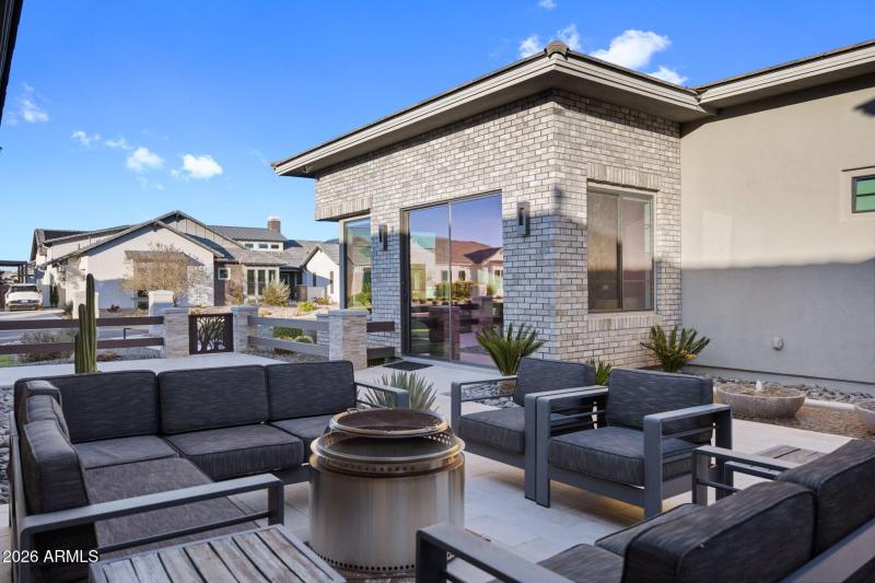 6-web-or-mls-2725 E King Bird Dr-6