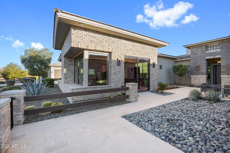 7-web-or-mls-2725 E King Bird Dr-7