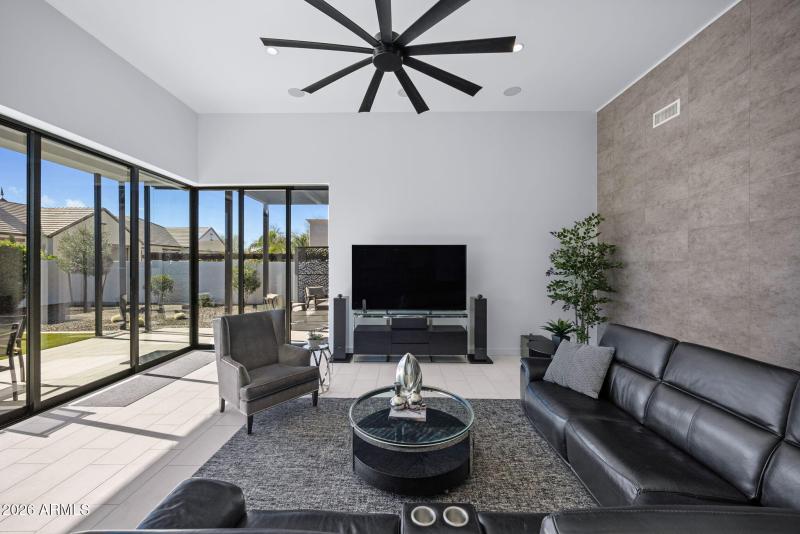 14-web-or-mls-2725 E King Bird Dr-14