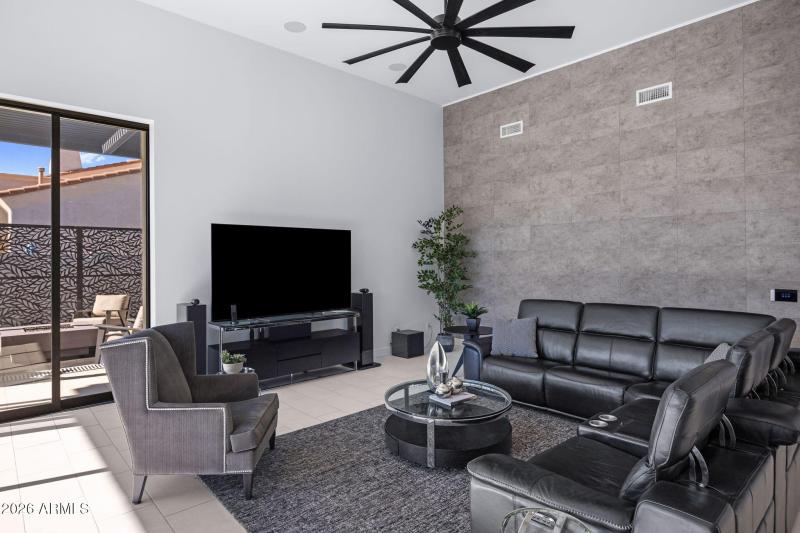 15-web-or-mls-2725 E King Bird Dr-15