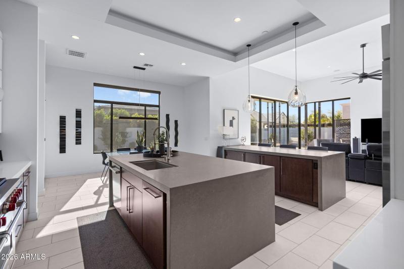 20-web-or-mls-2725 E King Bird Dr-20