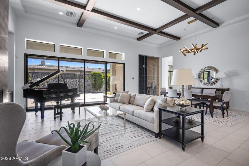 28-web-or-mls-2725 E King Bird Dr-28