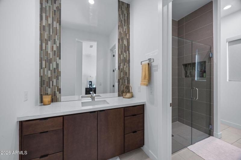 45-web-or-mls-2725 E King Bird Dr-45