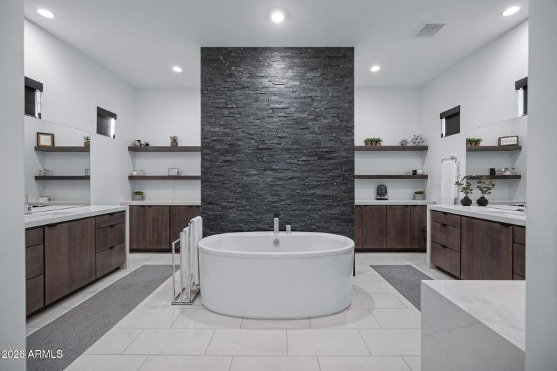 56-web-or-mls-2725 E King Bird Dr-56