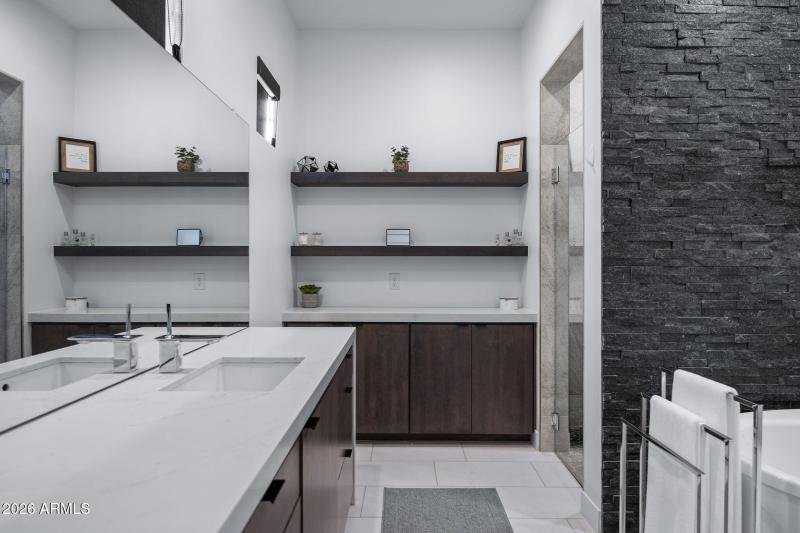 57-web-or-mls-2725 E King Bird Dr-57