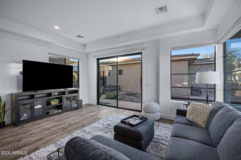 75-web-or-mls-2725 E King Bird Dr-75