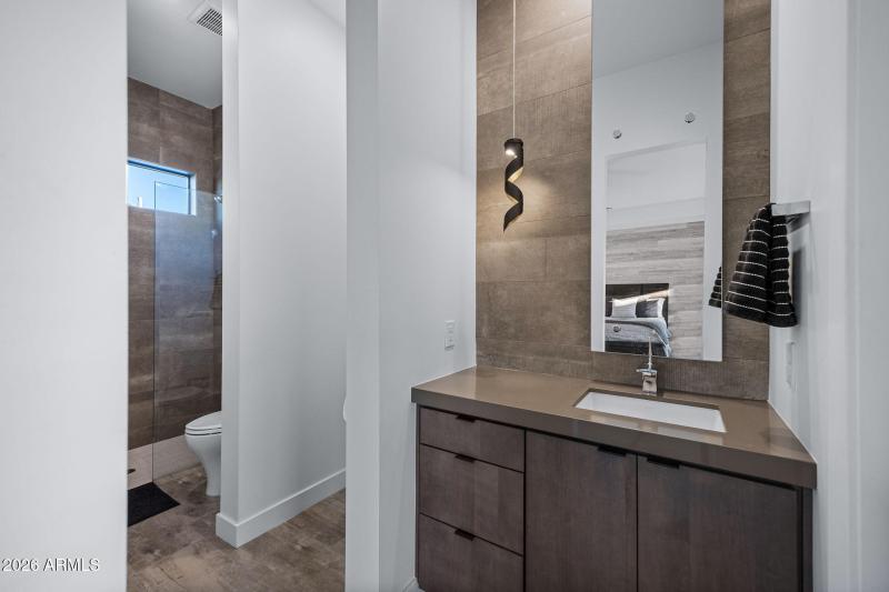 78-web-or-mls-2725 E King Bird Dr-78