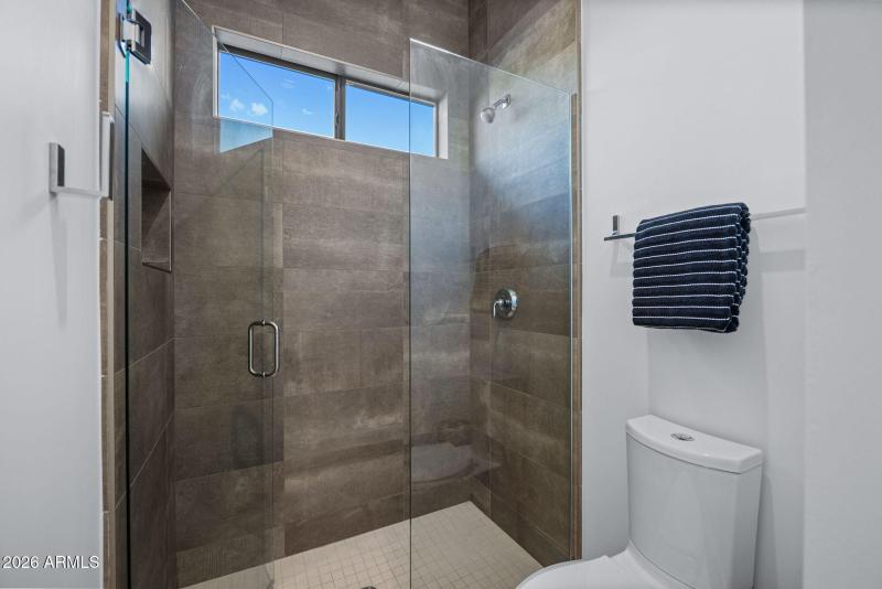 80-web-or-mls-2725 E King Bird Dr-80