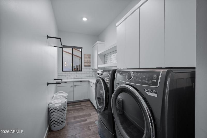 81-web-or-mls-2725 E King Bird Dr-81