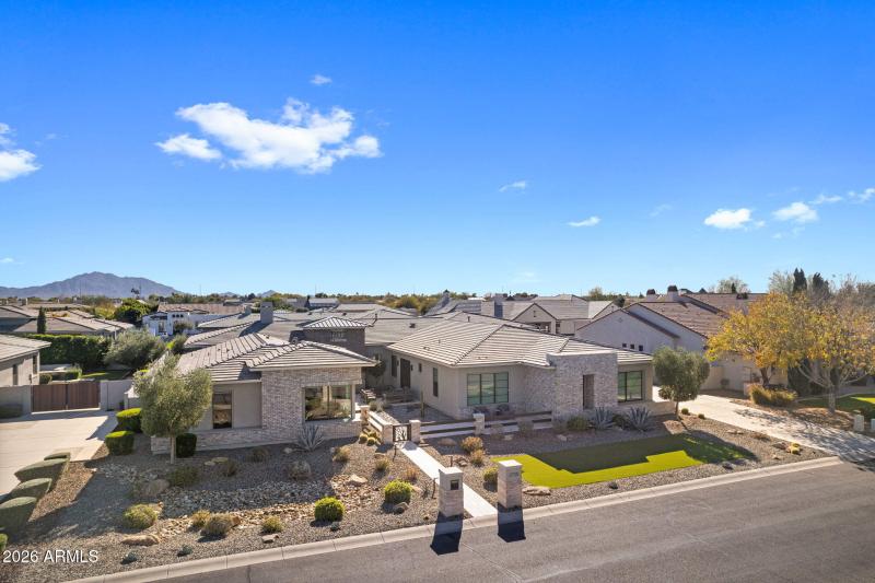 87-web-or-mls-2725 E King Bird Dr-87