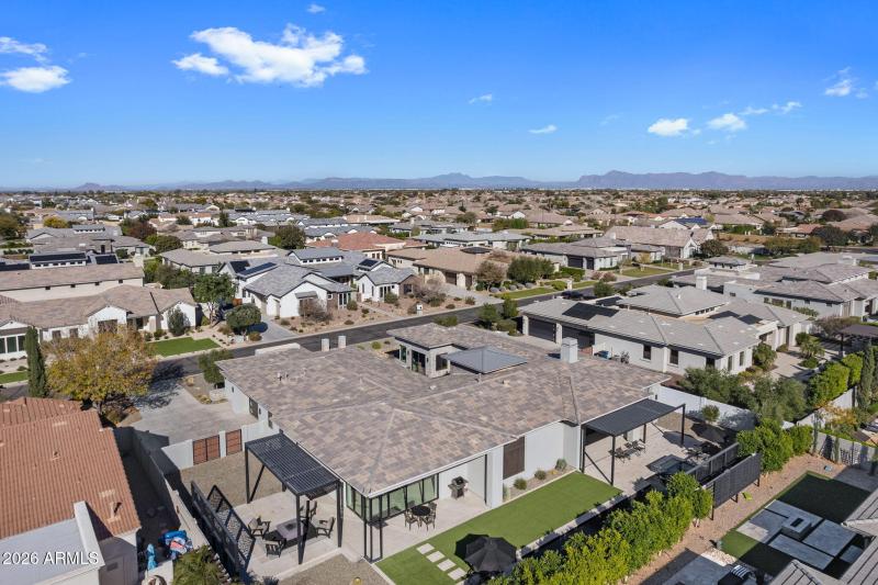 97-web-or-mls-2725 E King Bird Dr-97