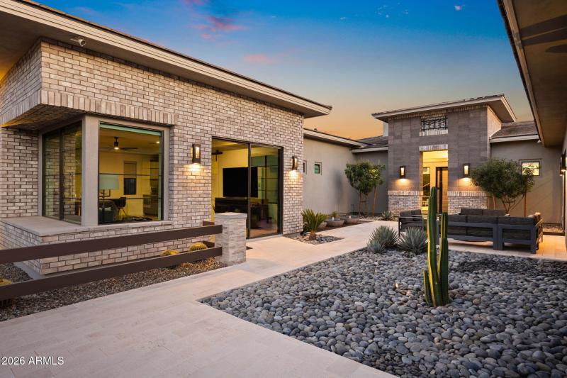 106-web-or-mls-2725 E King Bird Dr-106