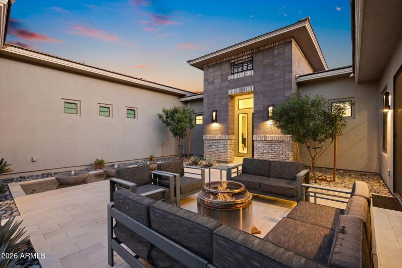 108-web-or-mls-2725 E King Bird Dr-108