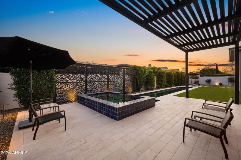 113-web-or-mls-2725 E King Bird Dr-113