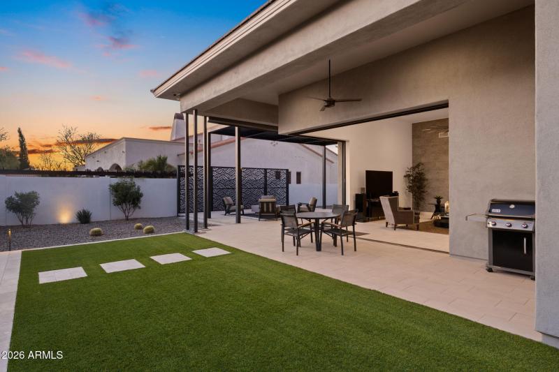 114-web-or-mls-2725 E King Bird Dr-114