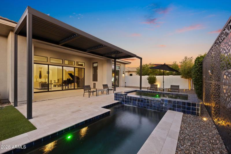 115-web-or-mls-2725 E King Bird Dr-115