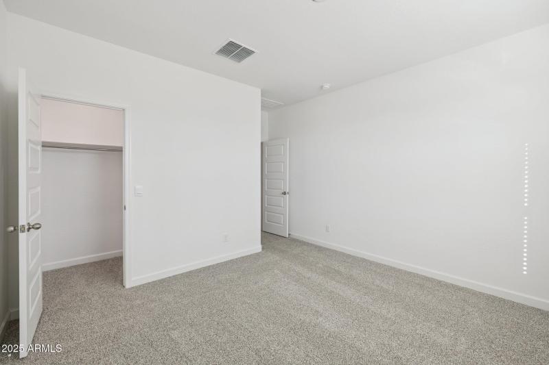 23-web-or-mls-1476-s-241st-ave