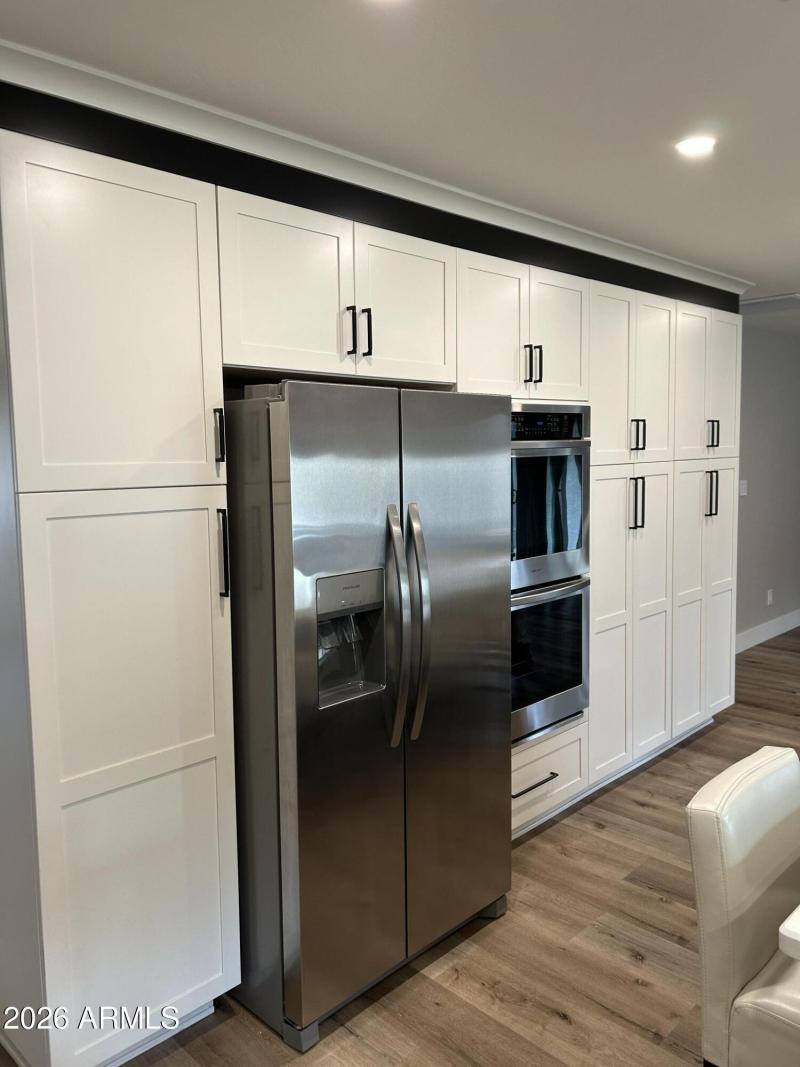 2715 E Sierra kitchen 2