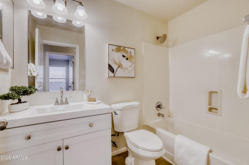 12333 W Marshall Ave - MLS Sized - 025