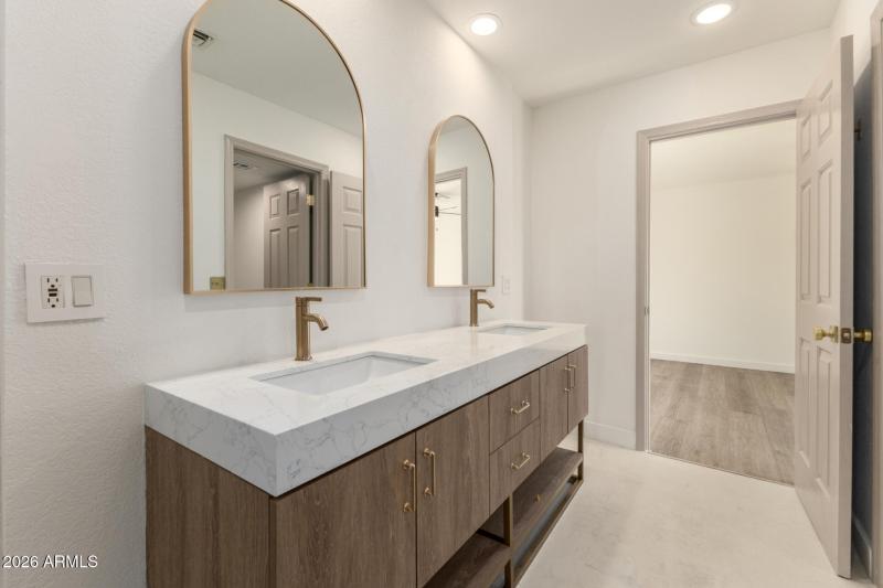 Jack-and-Jill Guest Bathroom