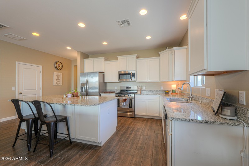 Staggered Upgraded Cabinets