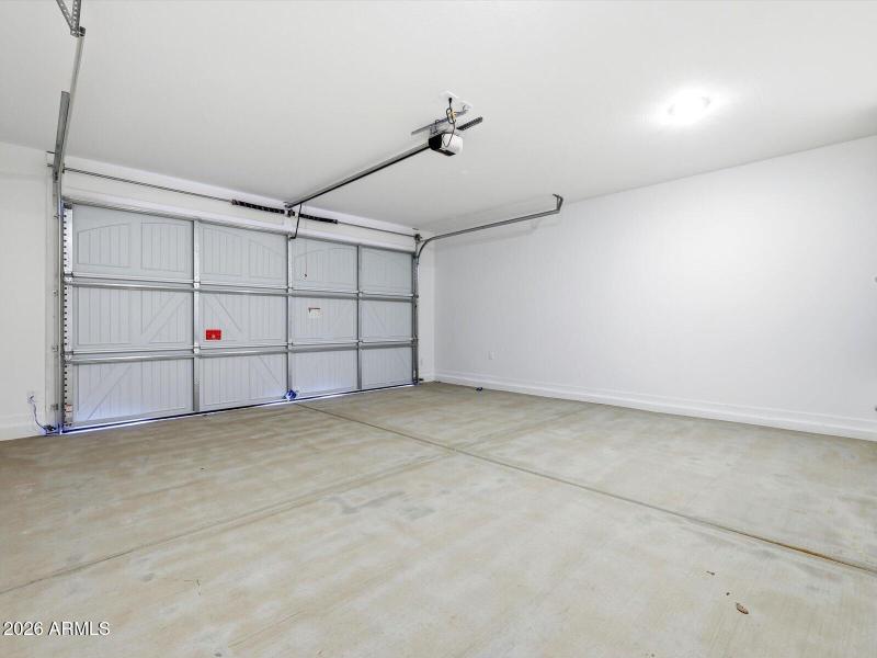 06-d9d93d9d-02df-4180-a954-47c551373849