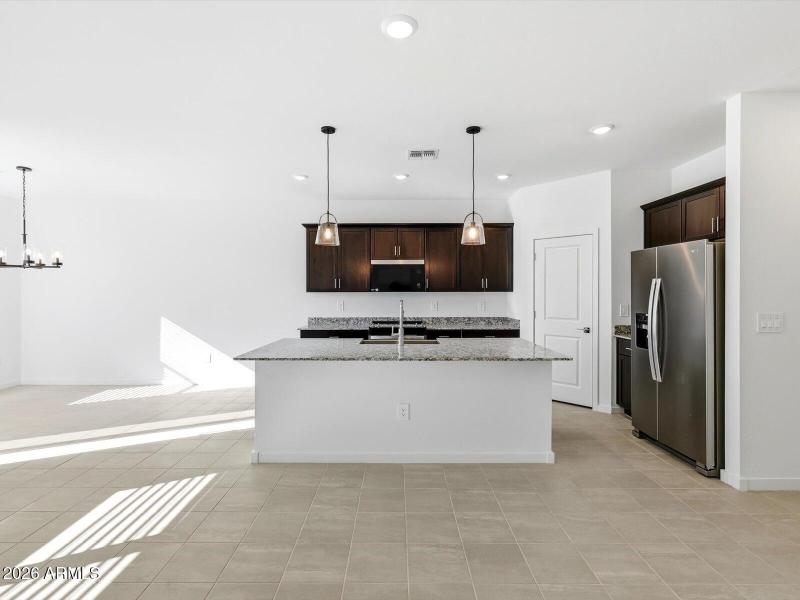 15-f192071a-d369-4730-94ad-24dabfdb3e5f