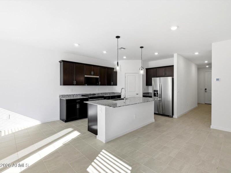 16-7c93c4e4-80c3-4a3d-9ea7-25e3782d131c