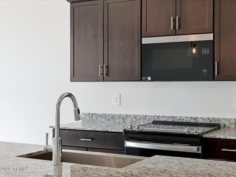 18-d58379e2-6759-44a7-9b26-c6ec34e574a9