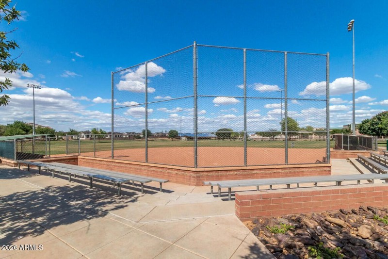 15391 W Dreyfus St-67