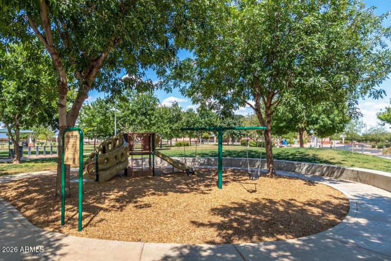 15391 W Dreyfus St-68