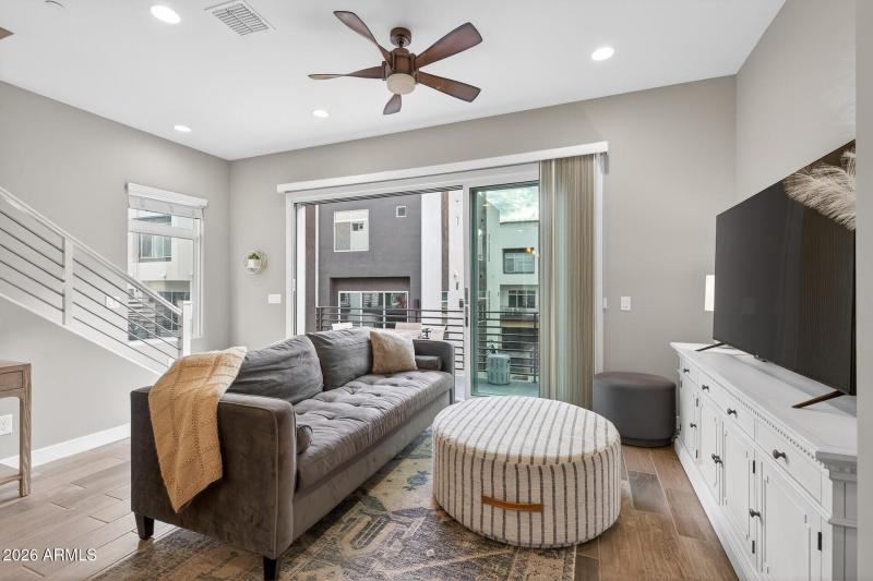 15_1717_E_Morten_Ave_Unit_3815_mls