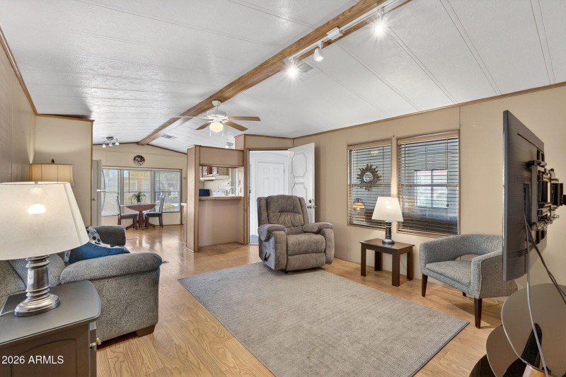 5-web-or-mls-21- N North Dakota Ave