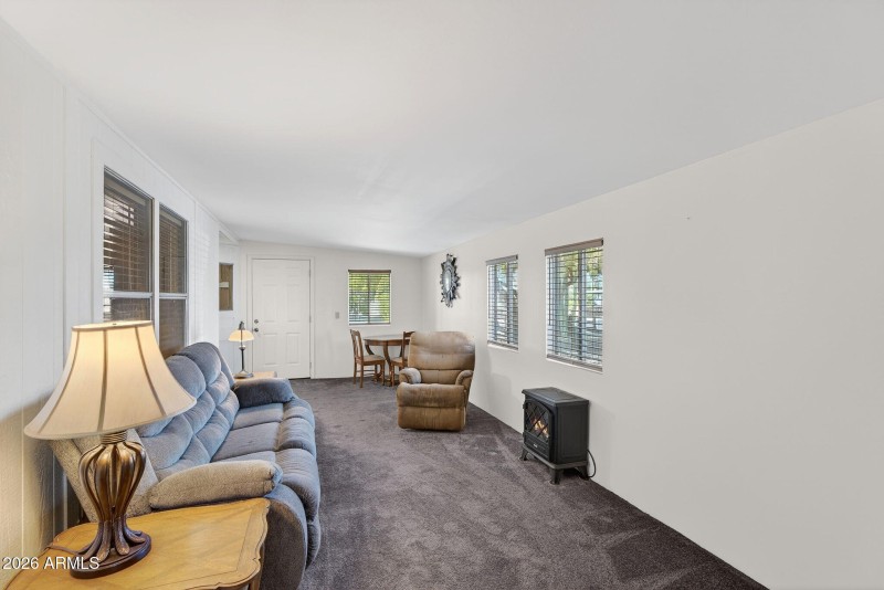 9-web-or-mls-07- N North Dakota Ave