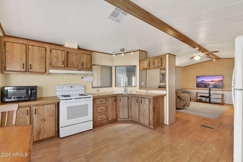 11-web-or-mls-18- N North Dakota Ave