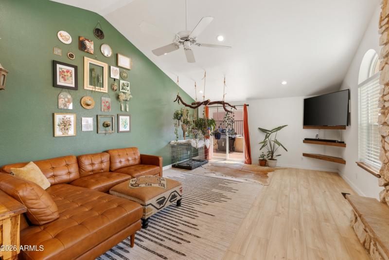 25 Miner Cir - Living Room