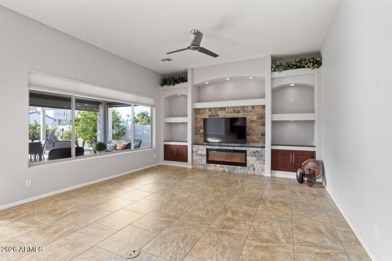 16375 W Whitton Ave Media Wall