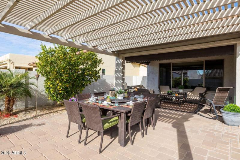 16375 W Whitton Ave Patio Table to cover