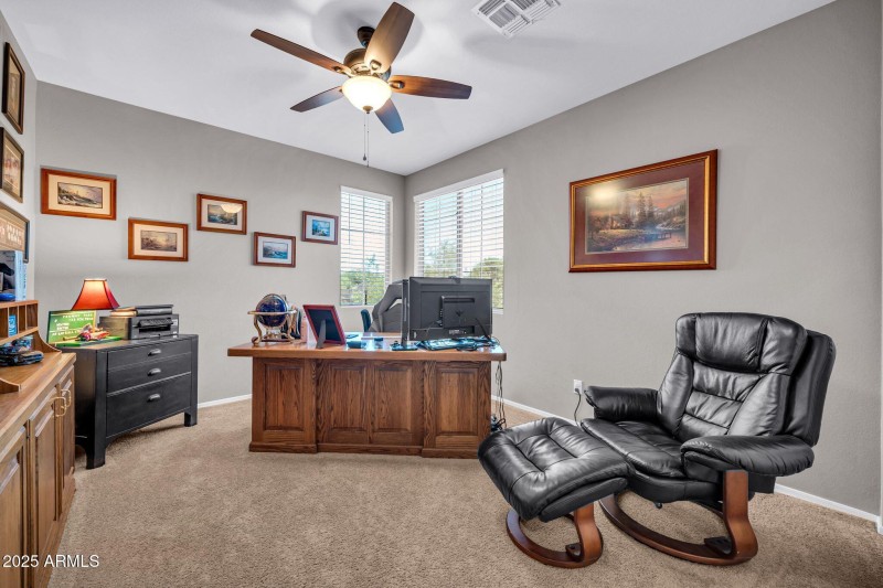 Guest bedroom/office