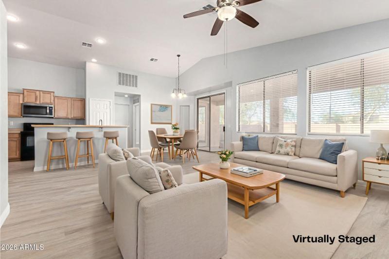 3230 S 74TH Ln Phoenix - Living Area