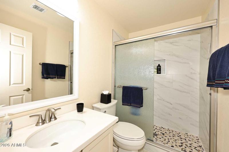 2nd Bedroom-Ensuite walk-in