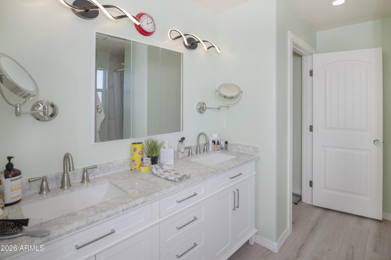 019_Master #2 Bathroom