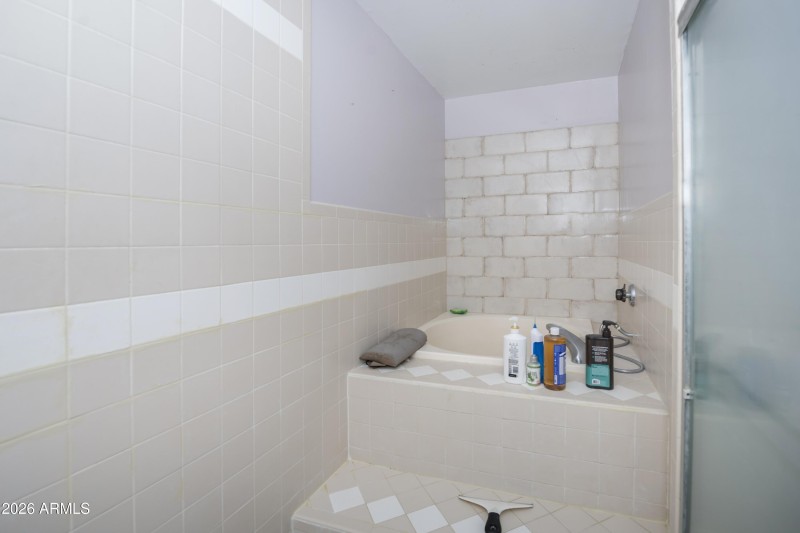 024_Master #1 Bathroom