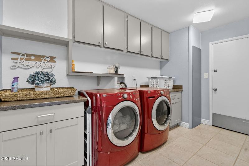 Washer & Dryer included